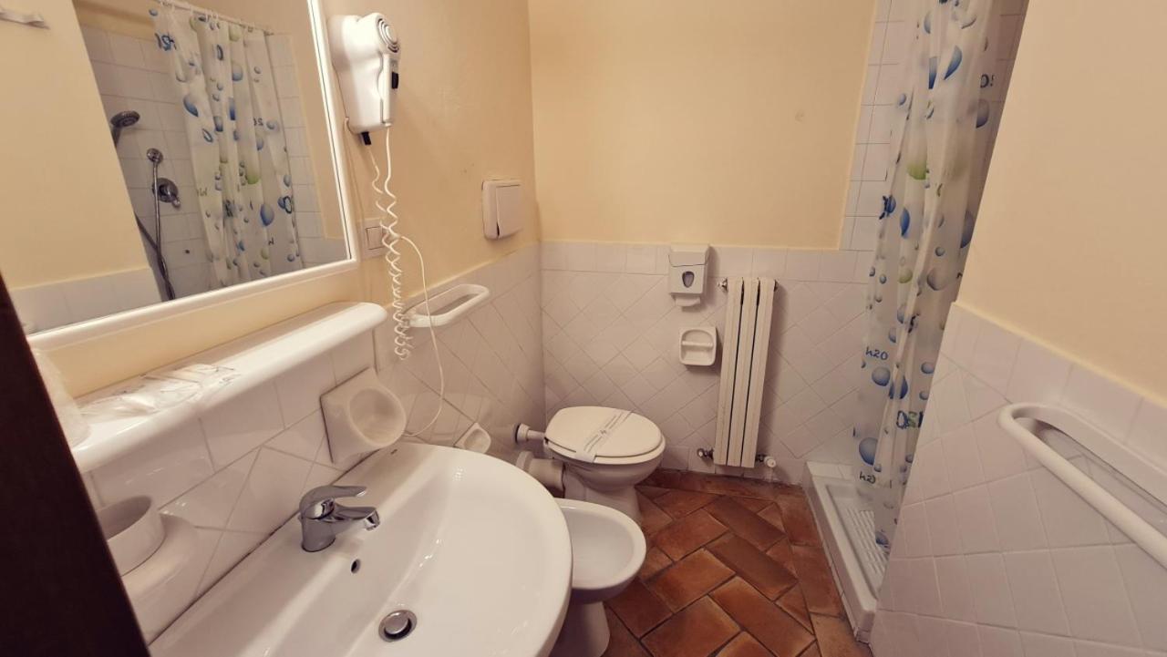 Borgo De' Varano By Hotel I Duchi 加梅里亚诺 外观 照片